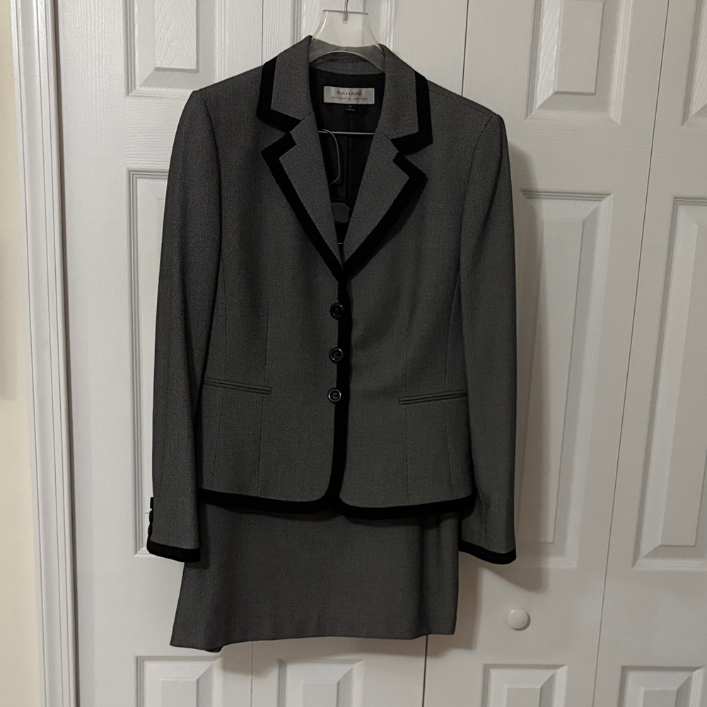 Tahari Classic Gray Two-Piece Skirt Suit with Black Trim